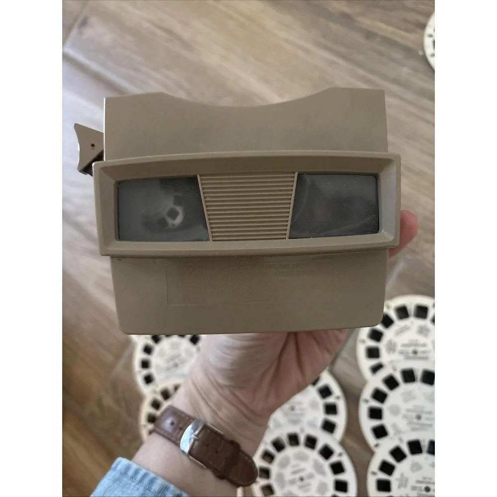 Vtg Sawyers Viewmaster Standard Stereo Viewer No.2014 w/Box & 31 Discs Flipper‎